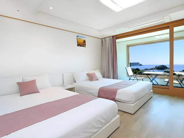 غرفة عائلية بسريرين مزدوجين، Marine Port Resort 1/3