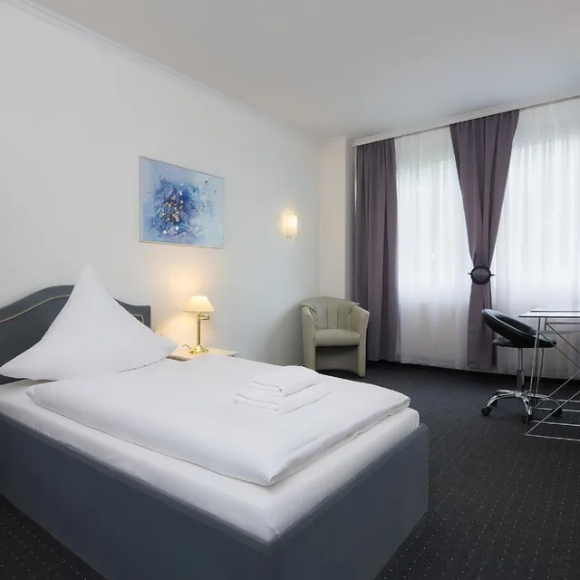 غرفة مفردة، Berliner Baer 3/9