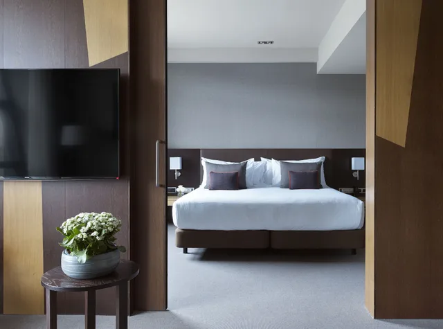 Deluxe, Suite, Queen Bed, Guggenheim View، The Artist Grand Hotel of Art 4/7