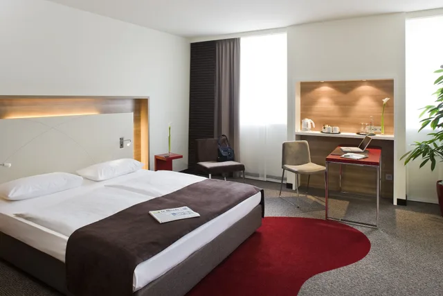 غرفة بريفيليج بسرير كينج مع أريكة، Mercure Hotel Stuttgart Airport Messe 3/10