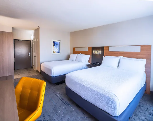 غرفة قياسية بسريرين كوين بحوض استحمام لذوي الإعاقة، Holiday Inn Express La Mesa Near SDSU 1/4