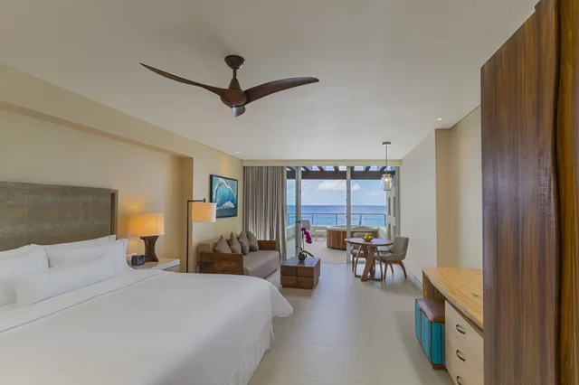 جناح جونيور بسريرين كوين بإطلالة على البحر، The Westin Cozumel 1/6
