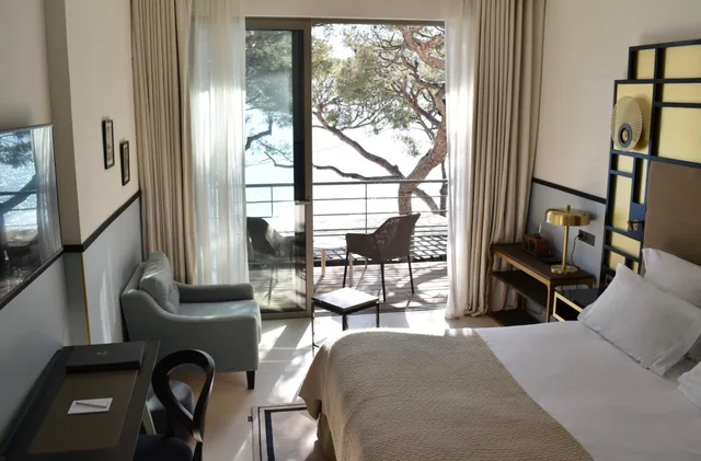 جناح جونيور بإطلالة على البحر، Hotel Les Roches Blanches 6/10
