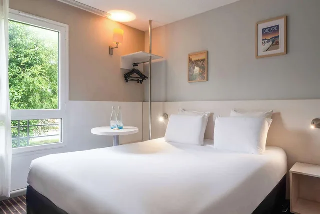 غرفة قياسية بسرير مزدوج، Hotel inn design de Dieppe 2/5