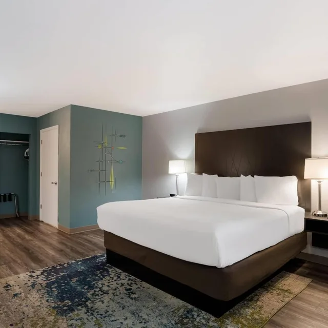 غرفة كبيرة بسرير كينج، Richland Riverfront Hotel, Ascend Hotel Collection 4/6