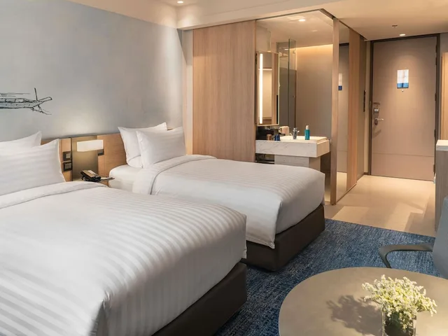 Deluxe, Twin Beds, Corner, Novotel Future Park Rangsit 2/8