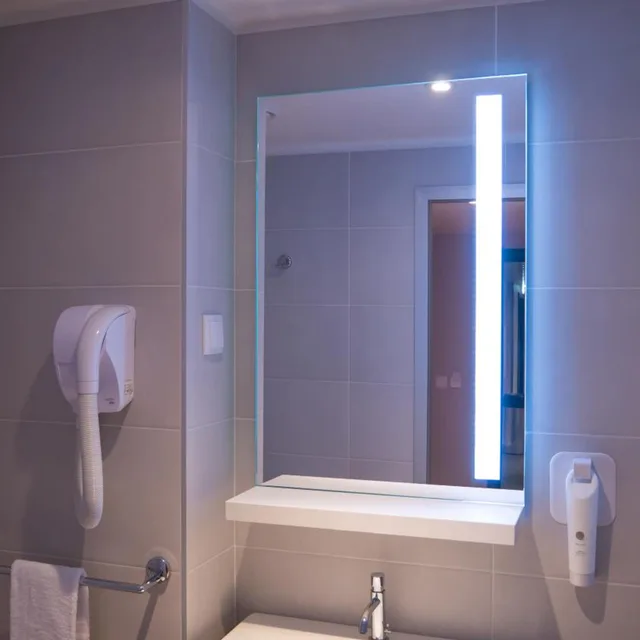 غرفة بسرير مزدوج، easyHotel Lisbon 5/6