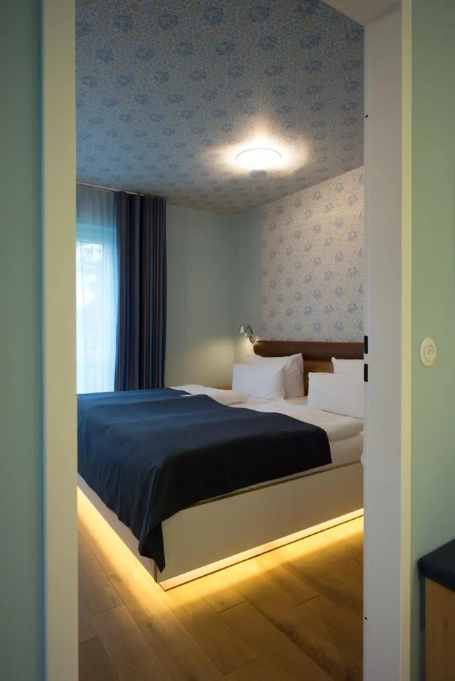 Suite, Xxl، Hotel Gude 1/4