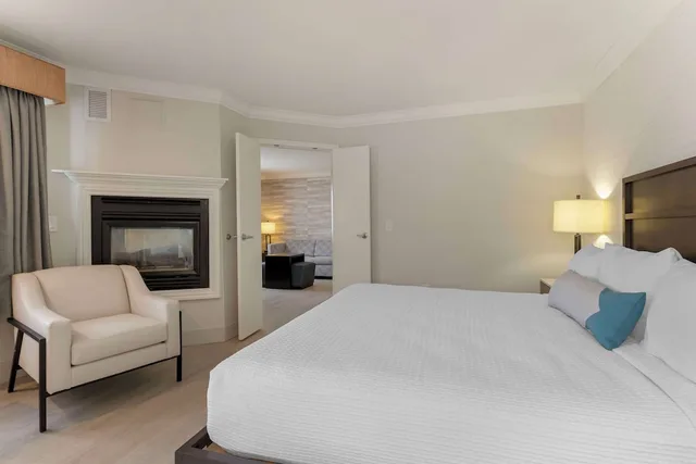 جناح بسرير كينج بشرفة، Best Western Plus All Suites Inn 2/4