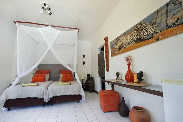 غرفة قياسية بسريرين منفصلين بغرفة نوم واحدة، Normann Safari Bush Lodge 1/2