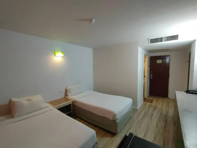 غرفة قياسية بسريرين منفصلين، INTERTOWER HOTEL (SHA) 6/10