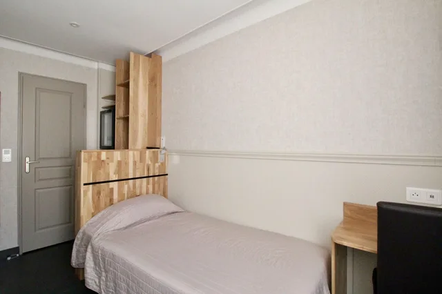 غرفة مفردة، Hotel des Pyrenees 5/20