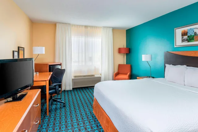 غرفة بسرير كينج، Fairfield Inn & Suites Lincoln 1/1