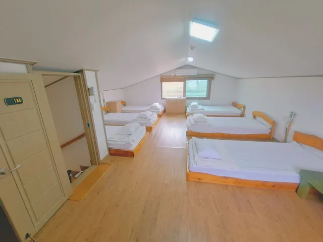 3 Bedrooms, Deluxe, Apartment, 12 Beds, Gillime Pension 3/10