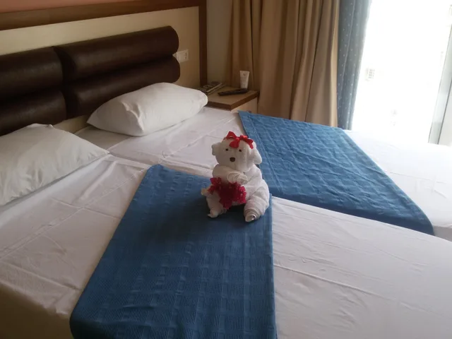 غرفة ثلاثية بسرير مزدوج وسرير فردي، Pearl Hotel 6/8