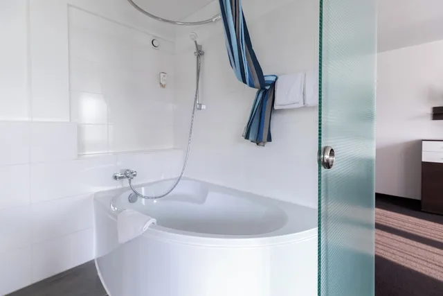 غرفة بزنس كومفورت بسرير مزدوج، Hotel Aviva Neue Messe 5/6