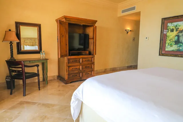 جناح فاخر بسرير كينج بإطلالة على الجبل، La Mision Loreto Hotel 1/7