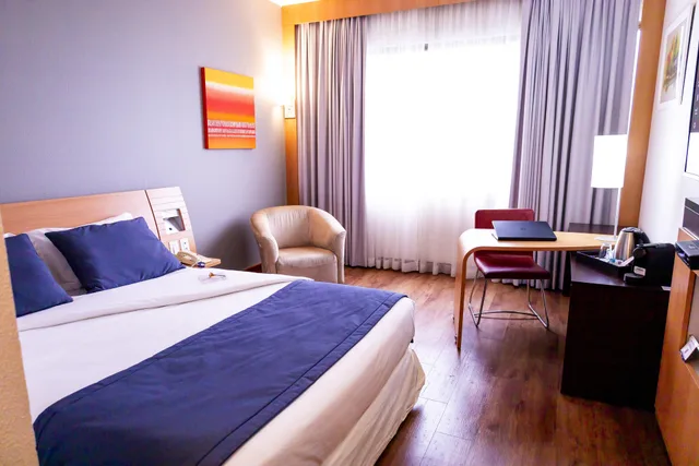 Standard, Double Bed, Jungle View، Novotel Porto Alegre Tres Figueiras 1/2