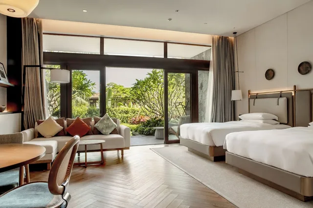 غرفة بسريرين منفصلين بإطلالة على الحديقة، Grand Hyatt Shenzhou Peninsula 3/7