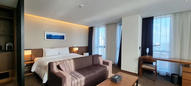 Suite, King Bed, Ramada Encore By Wyndham Busan Haeundae 1/3