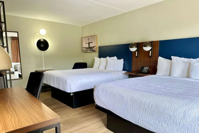غرفة ديلوكس بسريرين كوين، La Quinta Inn Huntsville Research Park 5/8