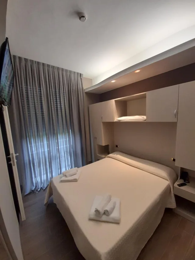 غرفة بسرير كوين، Hotel Royal Plaza 1/4