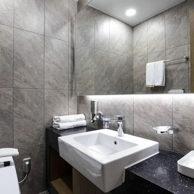 غرفة بريميير بسرير مزدوج بشرفة بجاكوزي، Western Grace Hotel 10/10