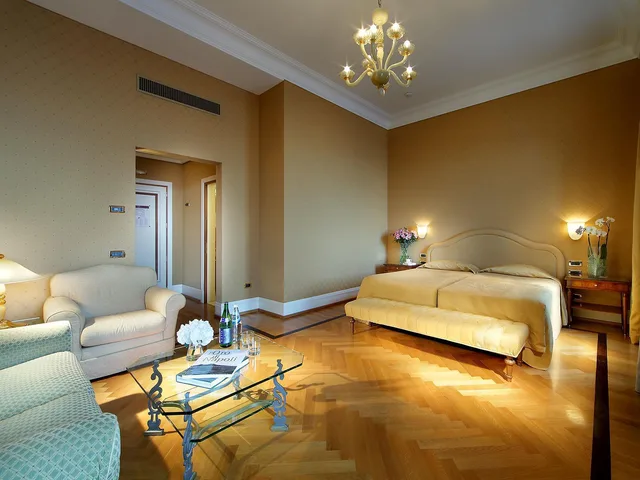 جناح جونيور بإطلالة، Eurostars Hotel Excelsior 1/2
