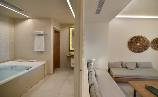 جناح بسرير كوين بمسبح خاص، Anax Resort and Spa 4/4