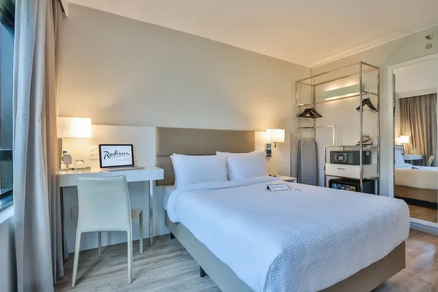 غرفة سوبيريور بسرير فردي وسرير كوين لذوي الإعاقة، Radisson Hotel Barra Rio de Janeiro 2/10