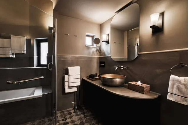 Family Suite, King Bed, Sea View, Outdoor Jetted Tub, Sofa، Domes of Elounda, Autograph Collection 7/10