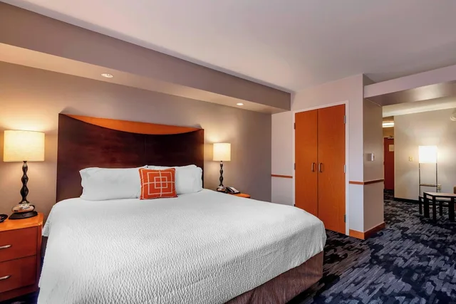 جناح بسرير كينج مع أريكة، Fairfield Inn Suites Columbus 3/7
