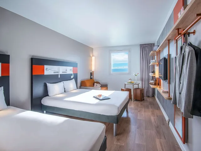 غرفة عائلية بسرير فردي مع أريكة، IBIS BUDGET NICE CALIFORNIE LENVAL 1/10