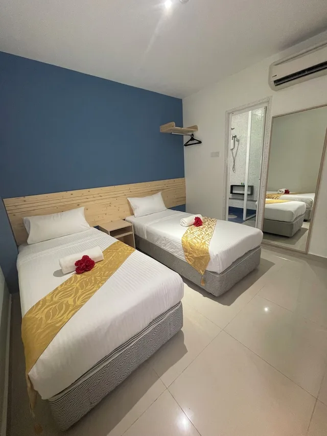 Premier, Twin Beds, No Window، D'or Hotel 1/7