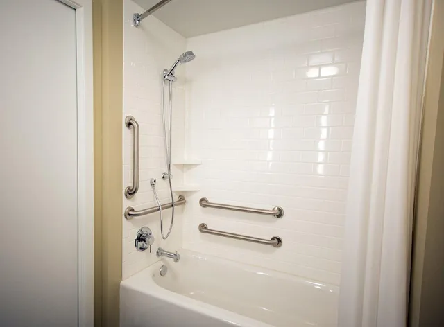 جناح بسرير كينج بغرفة نوم واحدة لذوي الإعاقة، Staybridge Suites Seattle - South Lake Union 3/4