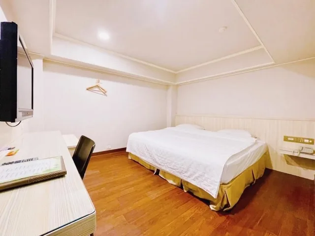 Classic, Double Bed, No Window, Spring Art Hotel 3/7