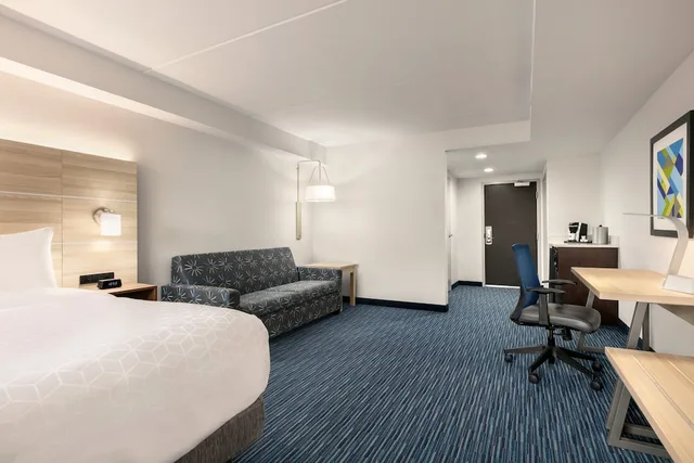 غرفة قياسية بسرير فردي، Holiday Inn Express Hotel And Suites Norfolk Airport 1/2