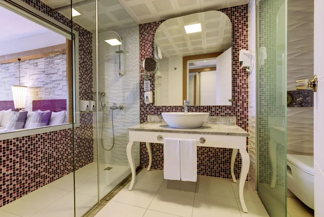 غرفة عائلية بسرير مزدوج وسريرين منفصلين بإطلالة على الحديقة، Tui Magic Life Jacaranda 4/4
