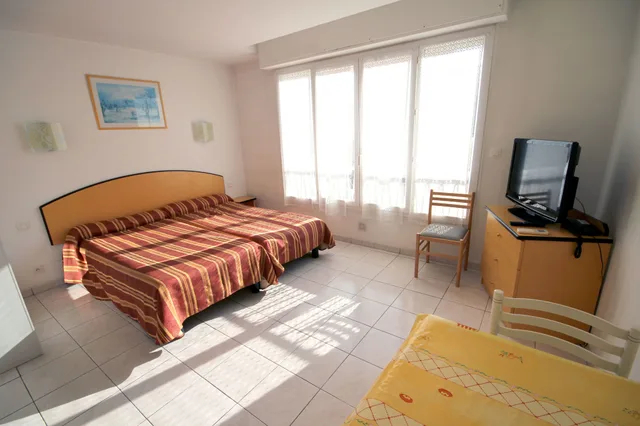 شقة بثلاثة أسرّة، Le Florian Hotel 5/10