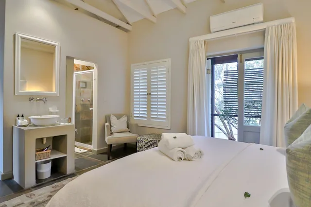 غرفة كومفورت بسرير كينج، Hermanus Lodge on the Green 3/6