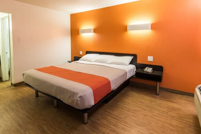 Standard, King Bed, Accessible, Motel6 Stephenville, TX 3/5