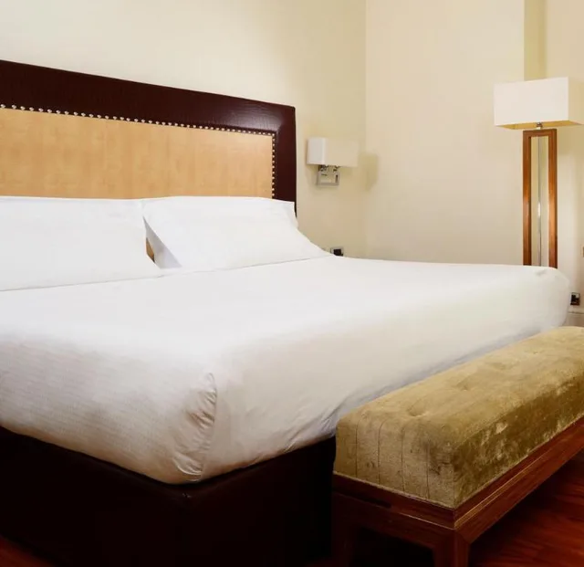 Suite, Double Bed, Sofa, UNAHOTELS Deco Roma 6/10