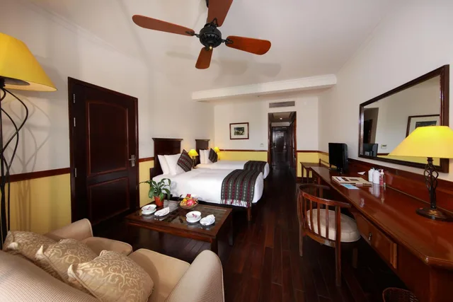 غرفة ديلوكس بسريرين منفصلين بإطلالة على المسبح بشرفة، Victoria Can Tho Resort 4/8
