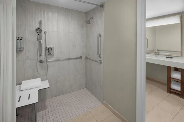 جناح بسرير كينج بغرفة نوم واحدة مع أريكة، Courtyard Fort Lauderdale East Lauderdale By the Sea 4/6