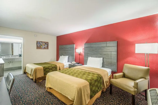 Room, 2 Double Beds, Accessible, Econo Lodge Thomasville 2/6