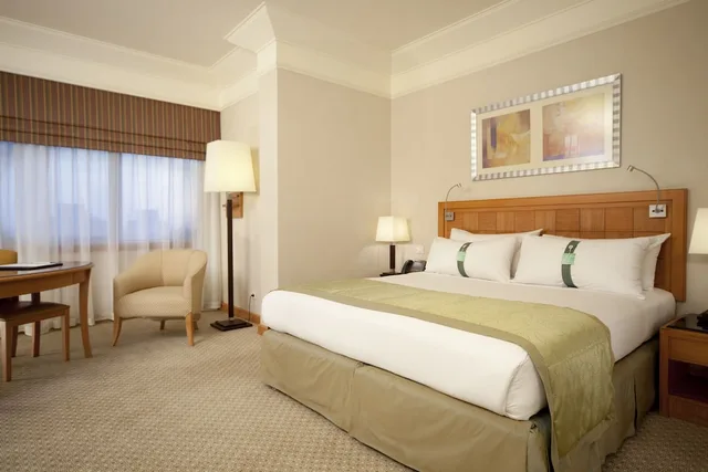 1 Bedroom, Suite, King Bed, Sofa, Smoking, Holiday Inn Cairo City Stars 2/6