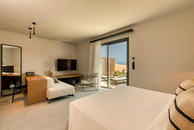 Pool, Bungalow, King Bed, Resort View, Sofa, Terrace، Domes Novos Santorini 1/6