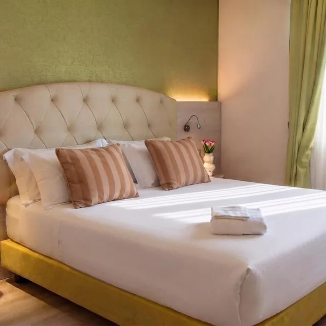 جناح، Castello Hotel 2/8