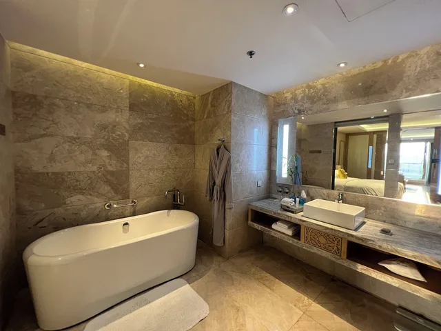 Suite, King Bed, City View, Renaissance Dhaka Gulshan Hotel 9/9