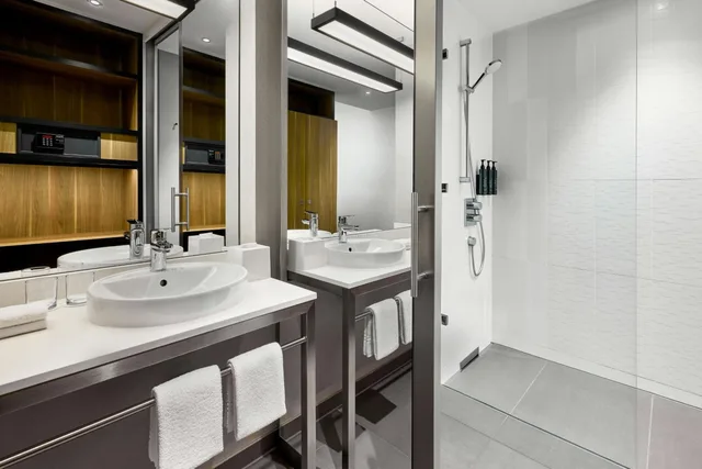 Urban, King Bed, ALOFT MUNICH 8/10